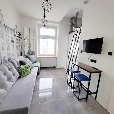 Apartment Grand Theater *