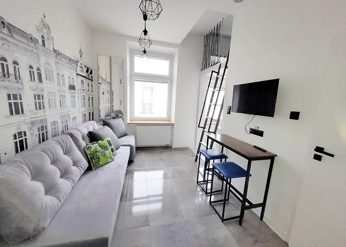 Apartment Grand Theater *